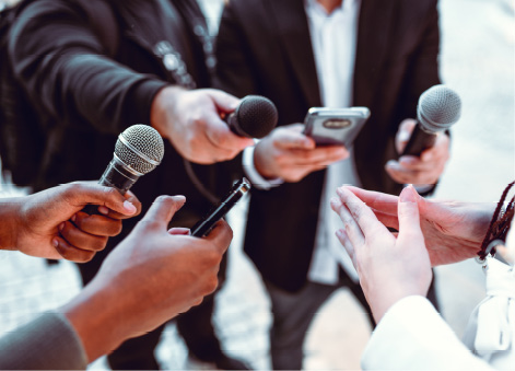 The press with many microphones